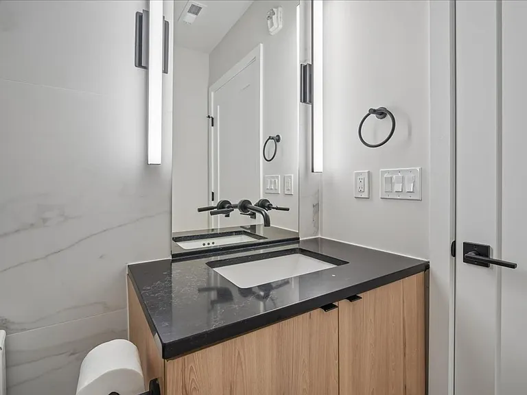 1208 M St NW #22 — Photo 19