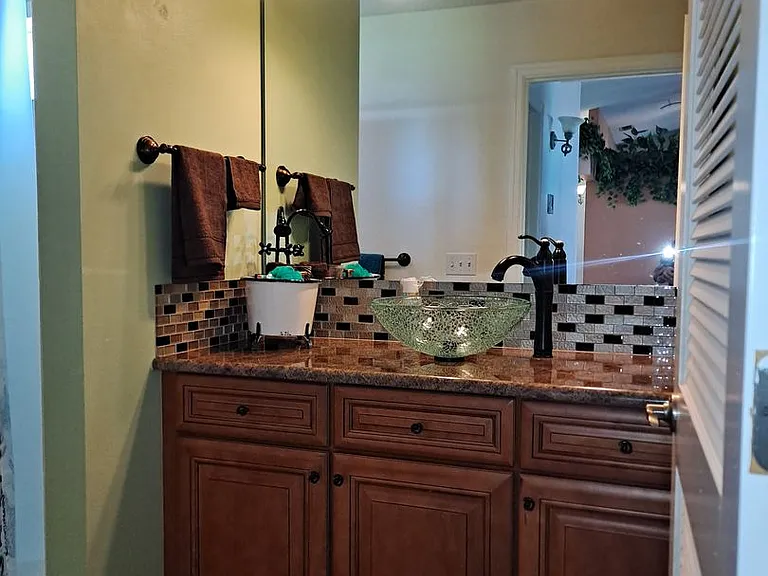 3208 Royal Palm Dr — Photo 23