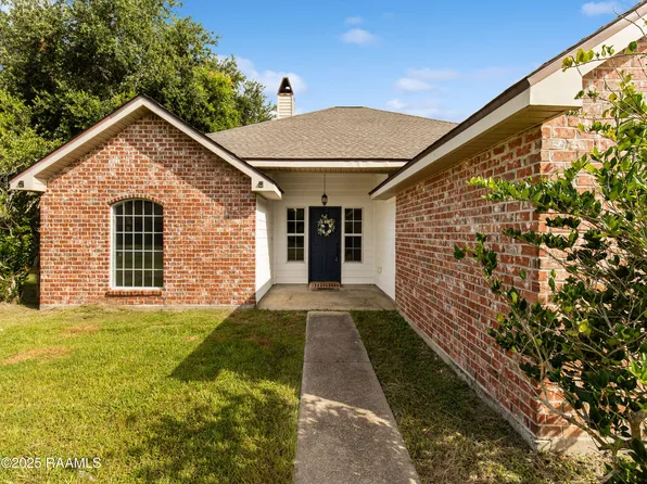 719 S Belle Cir, Breaux Bridge, LA 70517