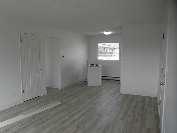 4th image of 3210 Stephens Ave APT 1
