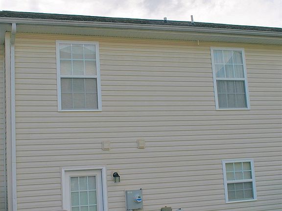 3rd image of 50 Charleston Ln