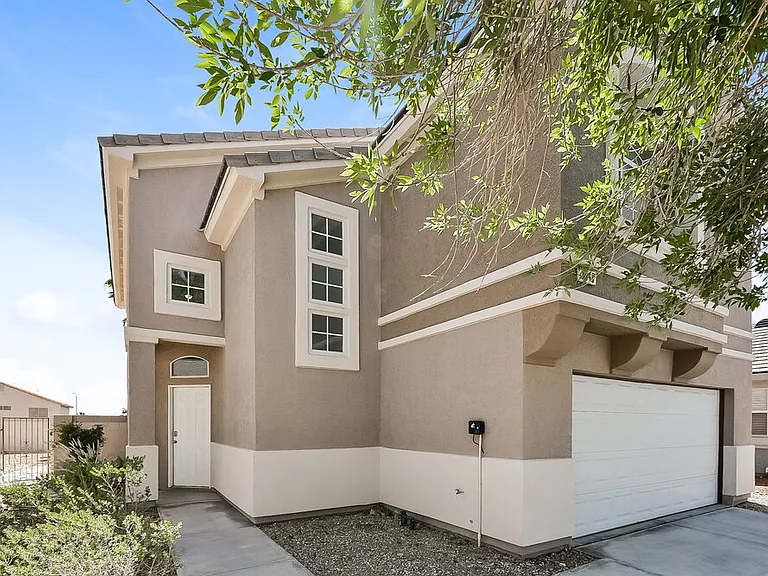 3940 Camryn Holly St — Photo 4