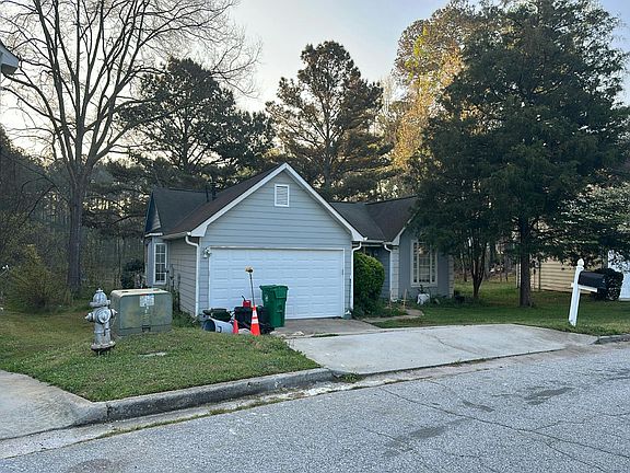 3rd image of 5572 Tunbridge Wells Rd