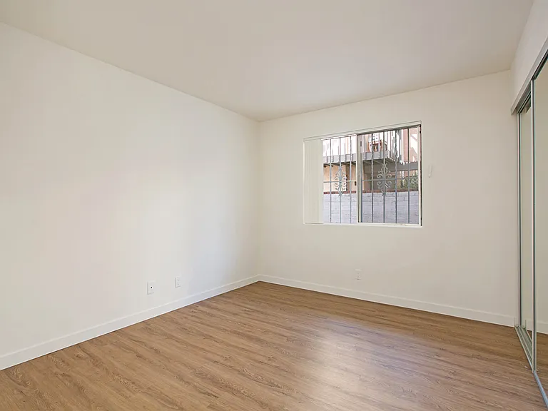 Available June! Newly Remodeled 2bd/1ba Beautiful Crown Point Condo! Only $3,595/Mo! — Photo 9