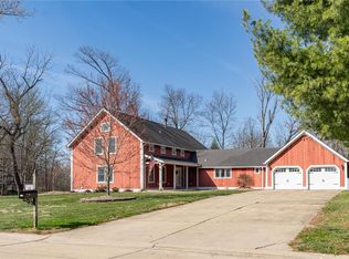 171 Pineywoods Dr, Swansea, IL