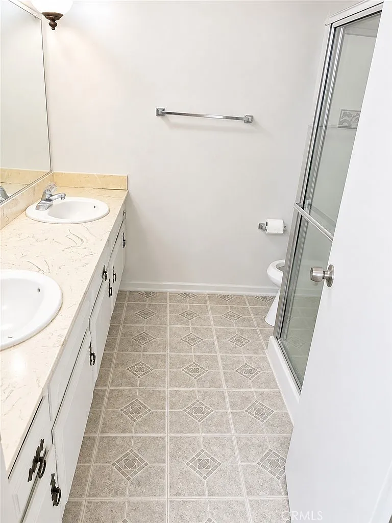 3 bed, 1900 sqft, $3,550 — Photo 3