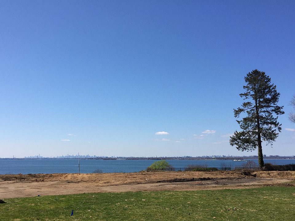 NYC Skyline Water View Lot A