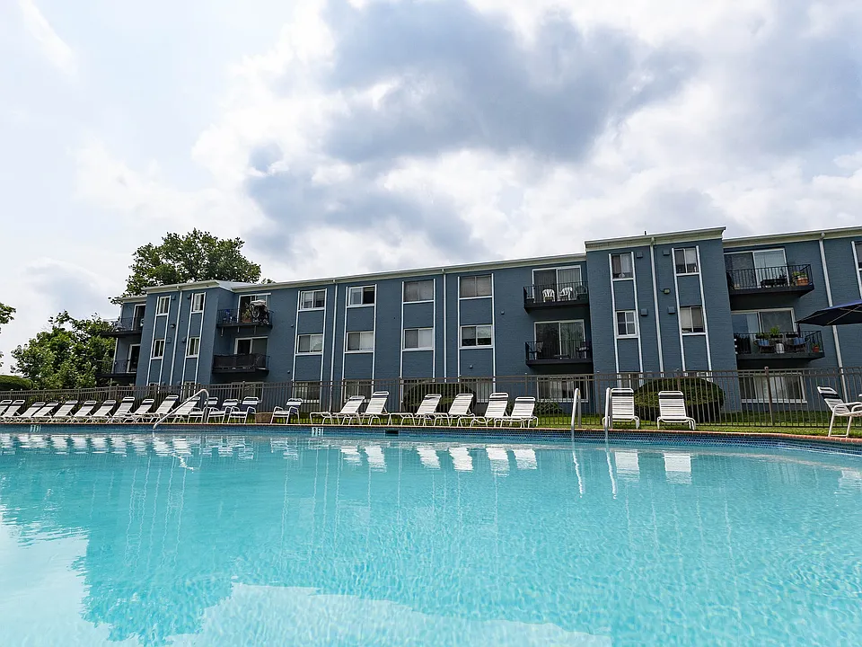 Arbor Lane Apartments Pool