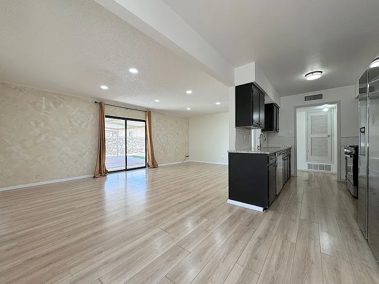 10617 Josie Pl — Photo 11