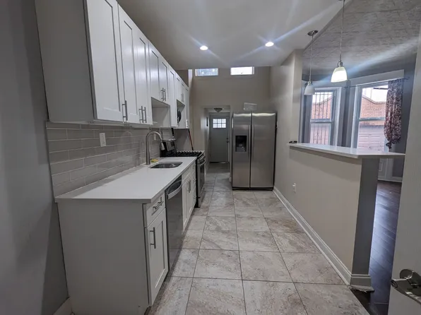 262 Woodlawn Avenue image 5 of 10