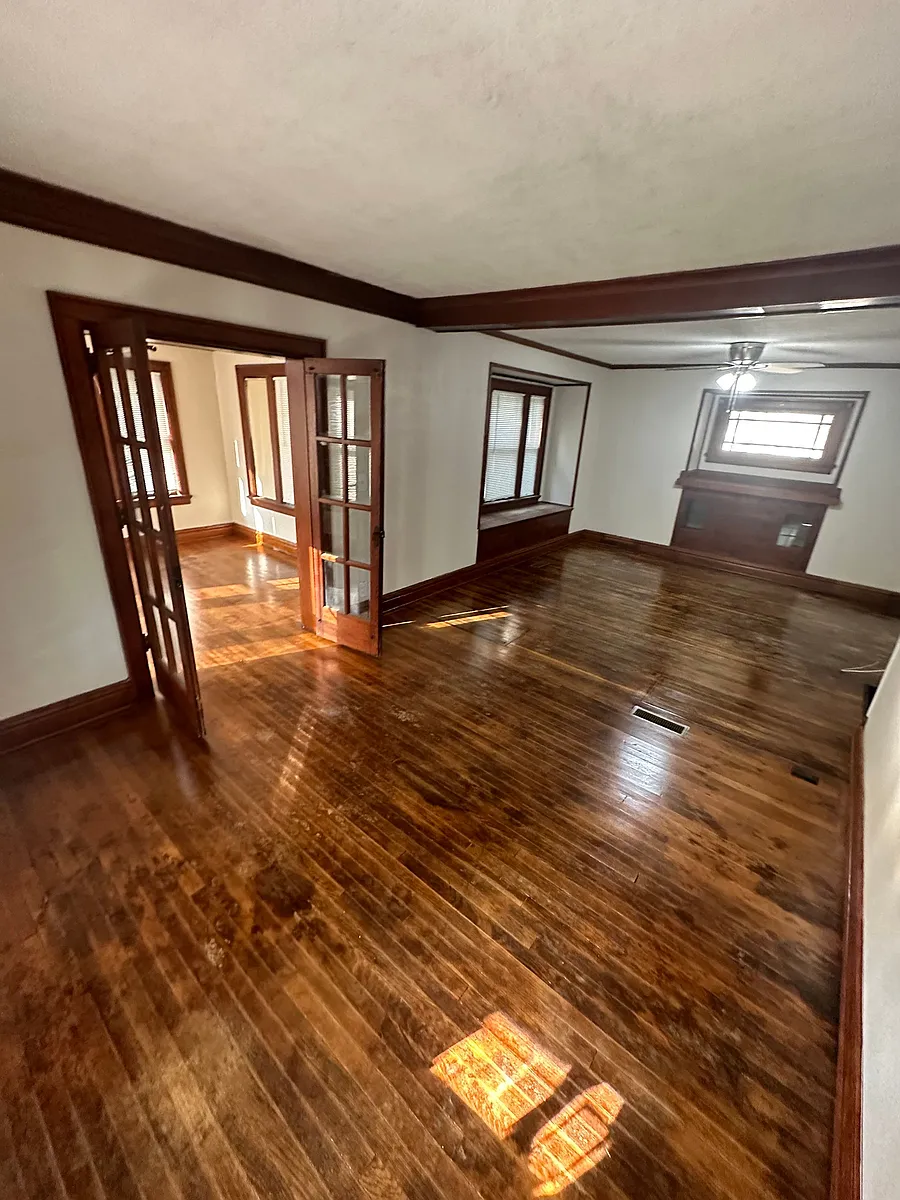 Building Photo - 1008 S Hocker Ave #A