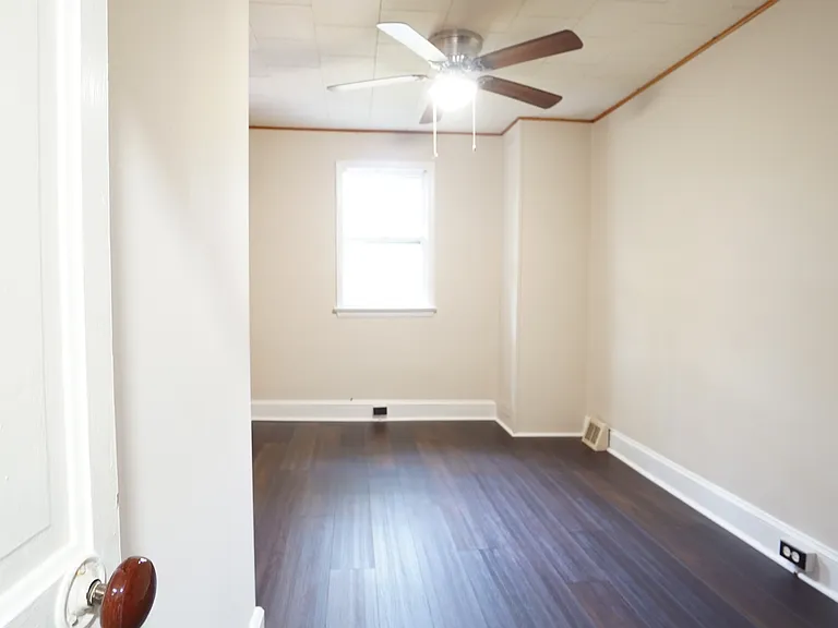 748 W Lincoln Hwy — Photo 16