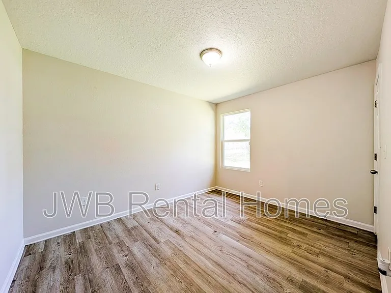 2977 Fitzgerald St — Photo 7