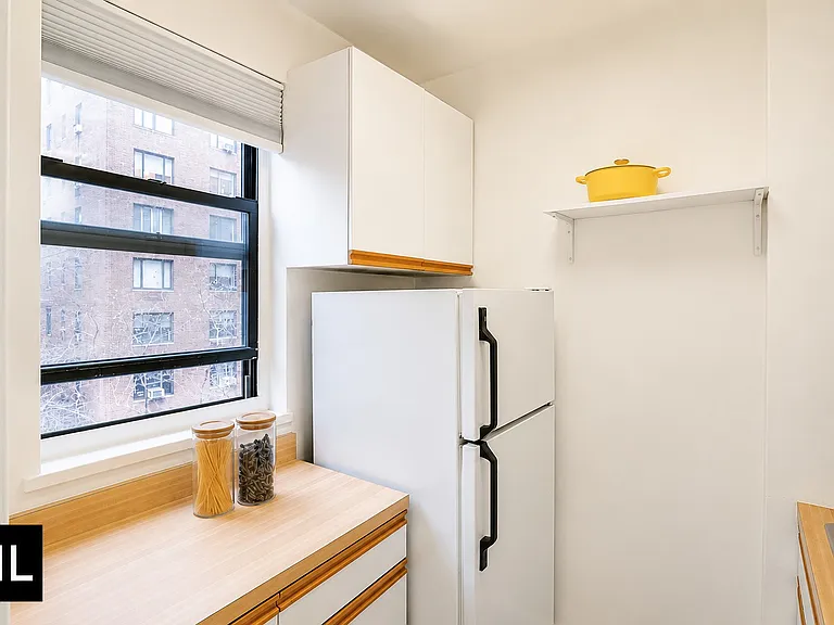 30 E 37th St #5F — Photo 8