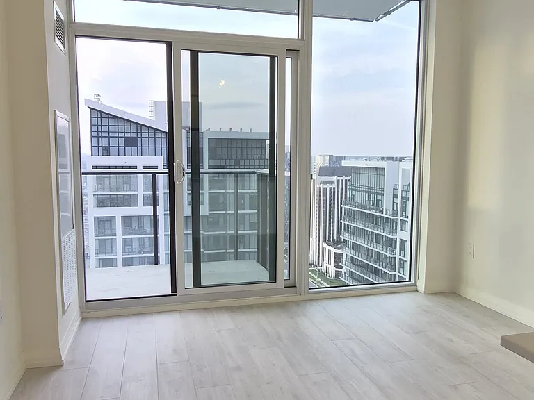 27 Korda Gate #2810 — Photo 12