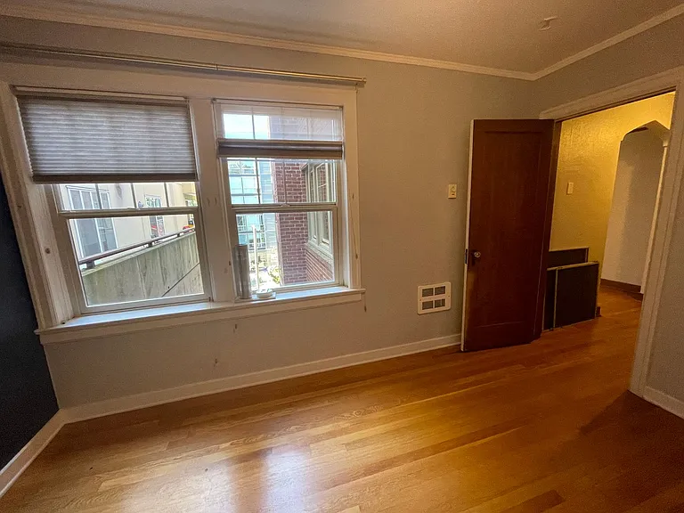 124 Warren Ave N #209 — Photo 4
