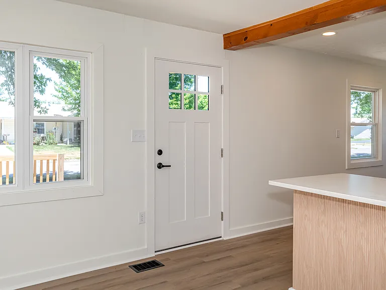 77 Ridgebury Dr — Photo 7