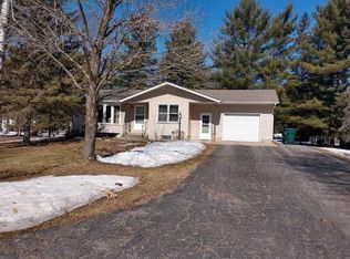 730 Sunset Dr, Redgranite, WI 54970