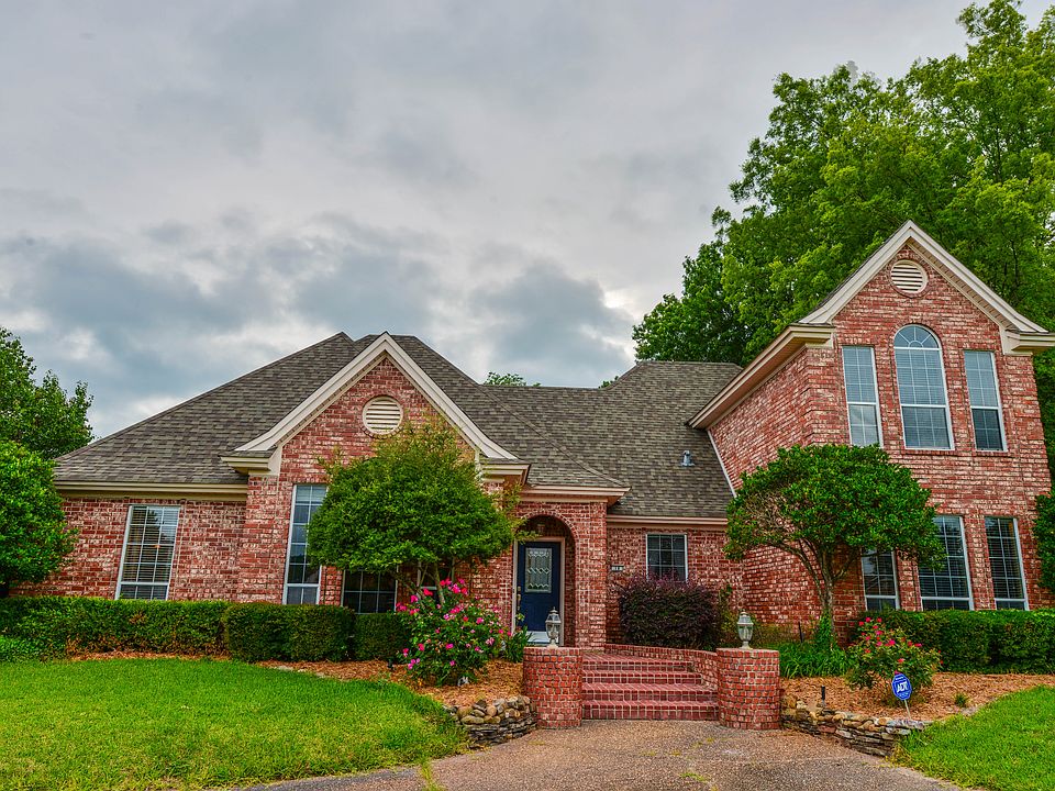 1st image of 18 Fairmont Cir