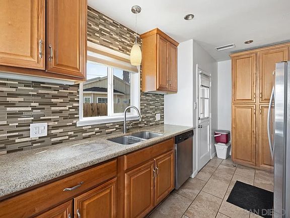 4th image of 5826 Amarillo Ave