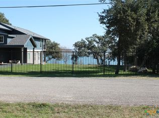 895 Lakebreeze Dr, Canyon Lake, TX 78133