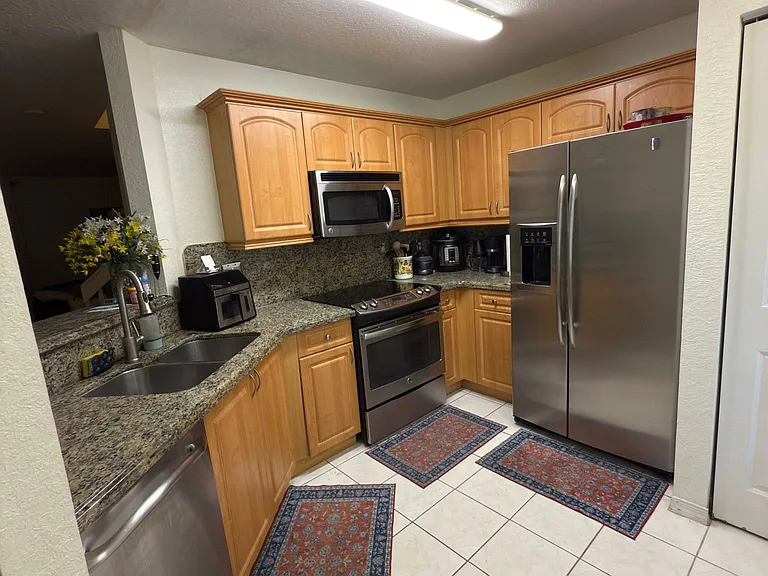 1105 SW 44th Way — Photo 9