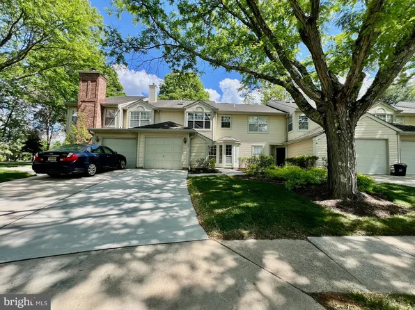 17 Dorset Ct, Princeton, NJ 08540