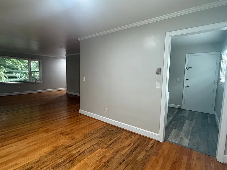 2314 Wycliffe Ave SW — Photo 19