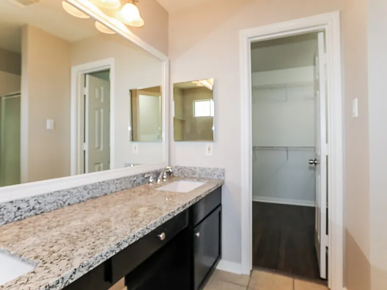 311 Lake View Dr — Photo 9