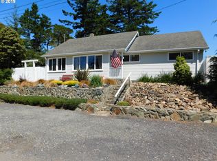 608 18th St, Port Orford, OR 97465