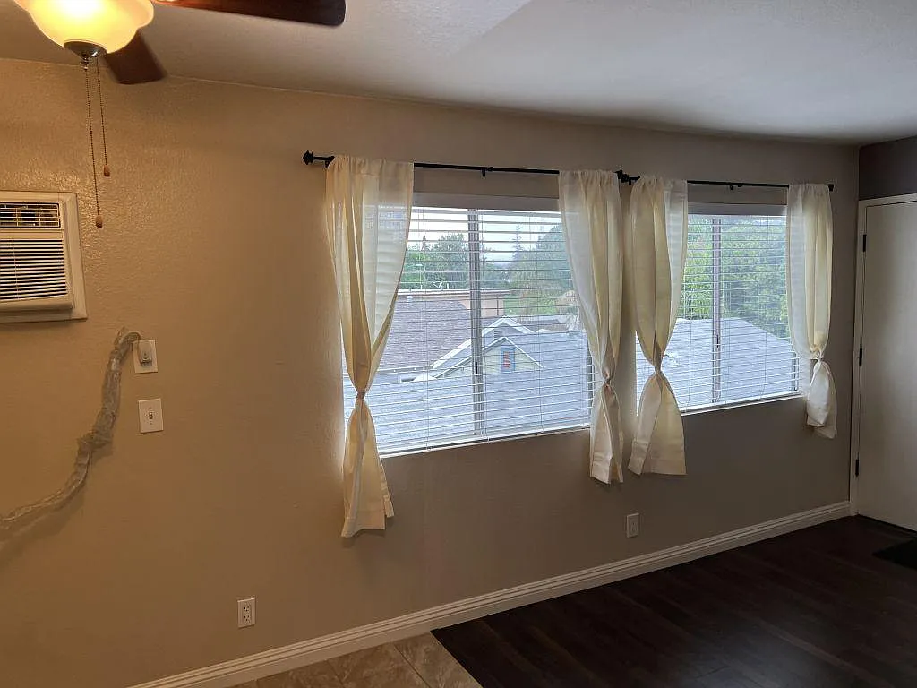 3240 Chapman St — Photo 2
