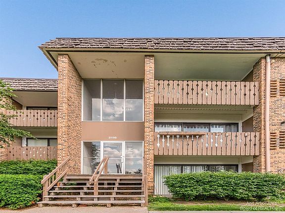 2nd image of 2116 Pauline Blvd