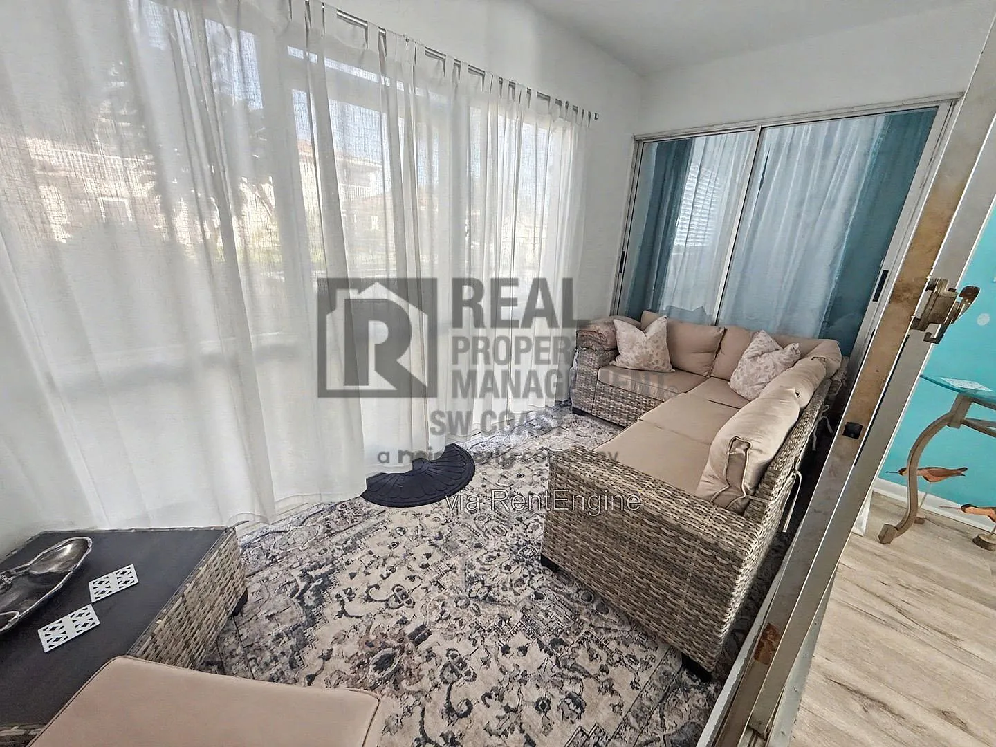 2 bed, 2.0 bath, 952 sqft, $1,250 — Photo 2