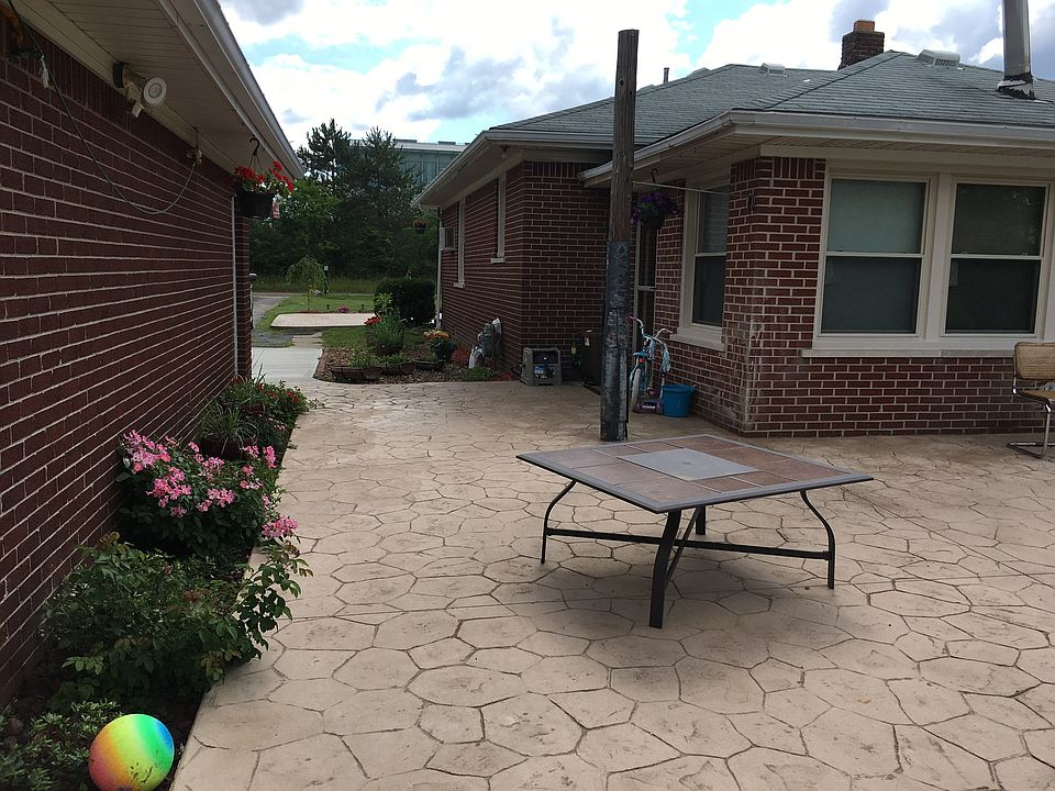 2nd image of 6699 Old Haggerty Rd