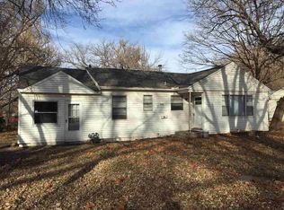 2324 SW 25th Dr, Topeka, KS 66611