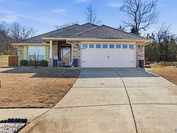 2nd image of 201 Ashbrook Cir