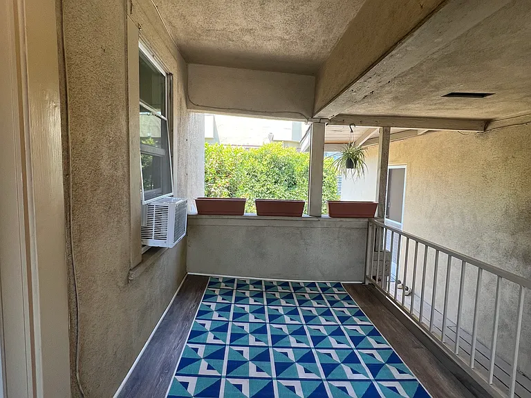 151 N Wilson Ave #6 — Photo 11