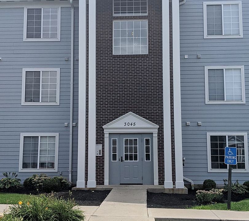 1st image of 3045 Westminster Dr APT 206