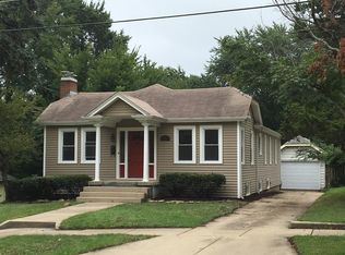 415 Washburn St, Elgin, IL 60123