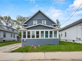 438 W 9th Ave, Oshkosh, WI 54902