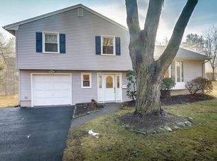 14 Brookside Ave, Airmont, NY 10901