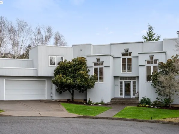9230 NW Hopedale Ct, Portland, OR 97229