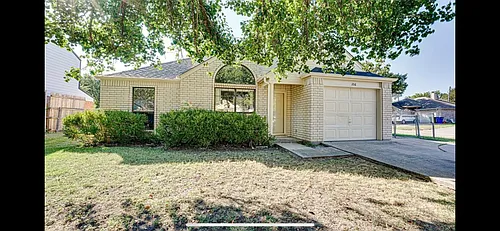 106 Marvin Gdns Photo 1
