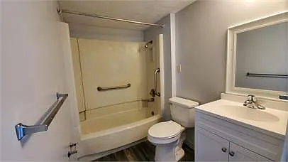 318 E Main St — Photo 5