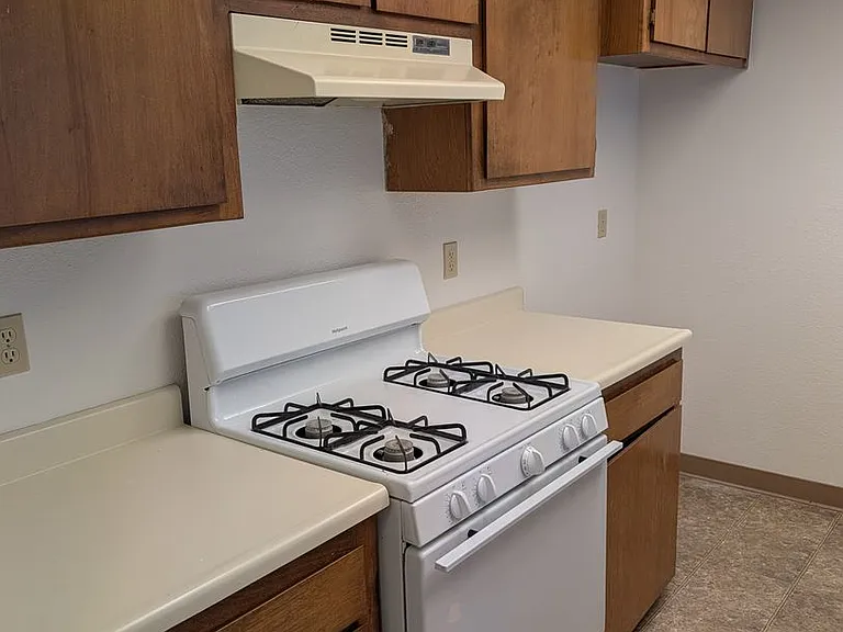 2333 Ferry St — Photo 17