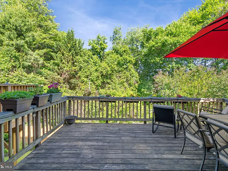 5964 Edgehill Ct — Photo 37