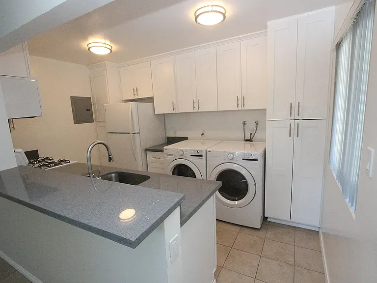 285 E Del Mar Blvd #6 — Photo 1