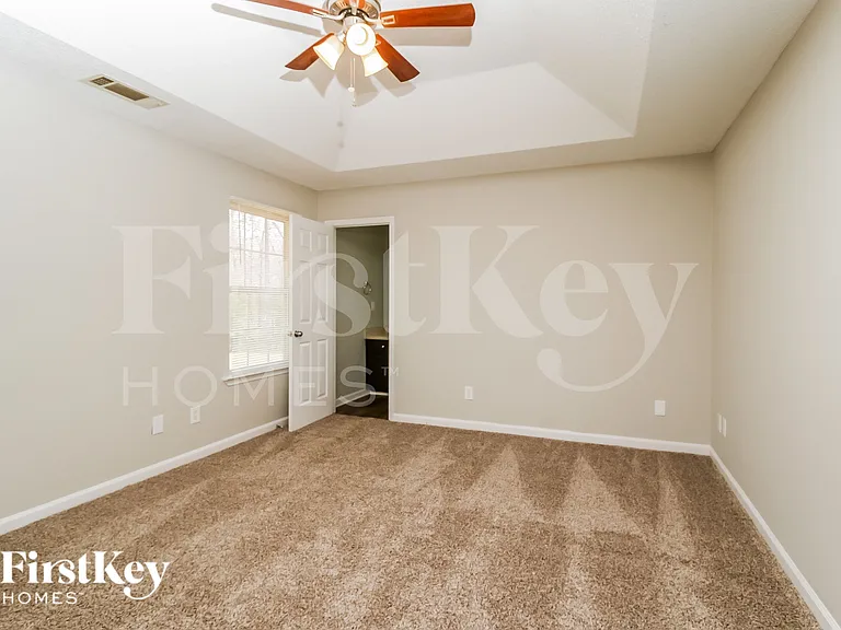 115 Kendall Ln — Photo 10