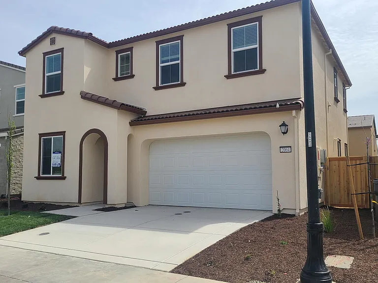 2064 Shale St — Photo 1