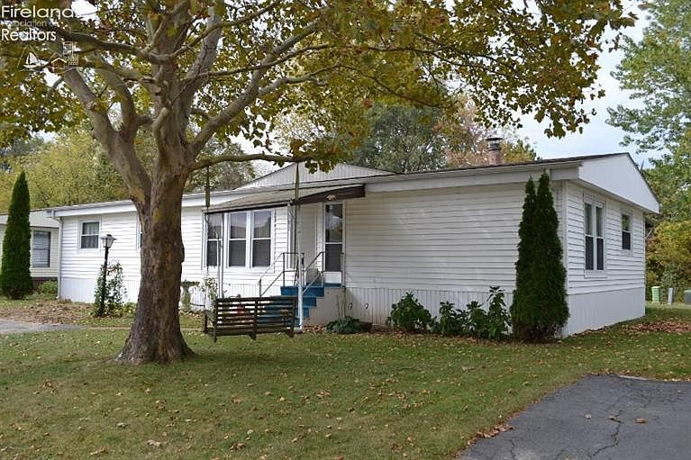 1st image of 101 W Shoreway Dr